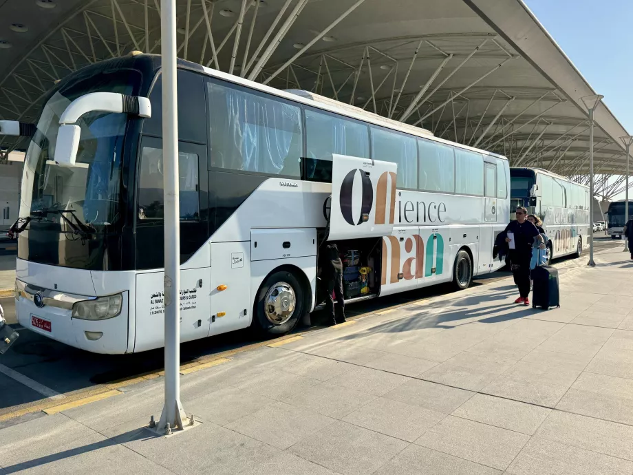 Autobuses lanzadera para clientes de agencias de viajes