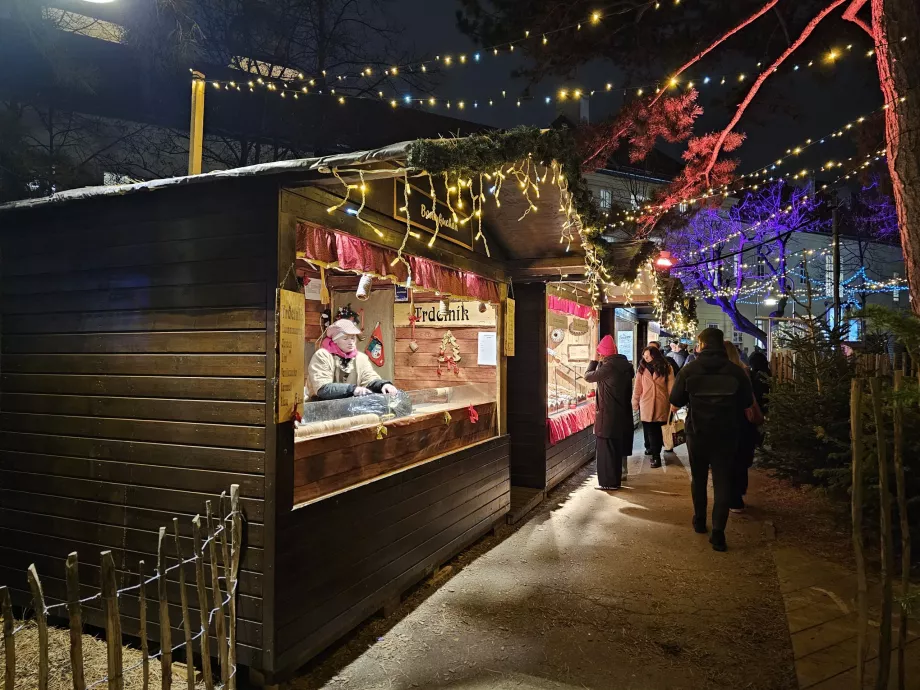 Mercado navideño en el campus universitario