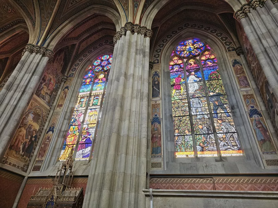 Vidrieras, Iglesia votiva