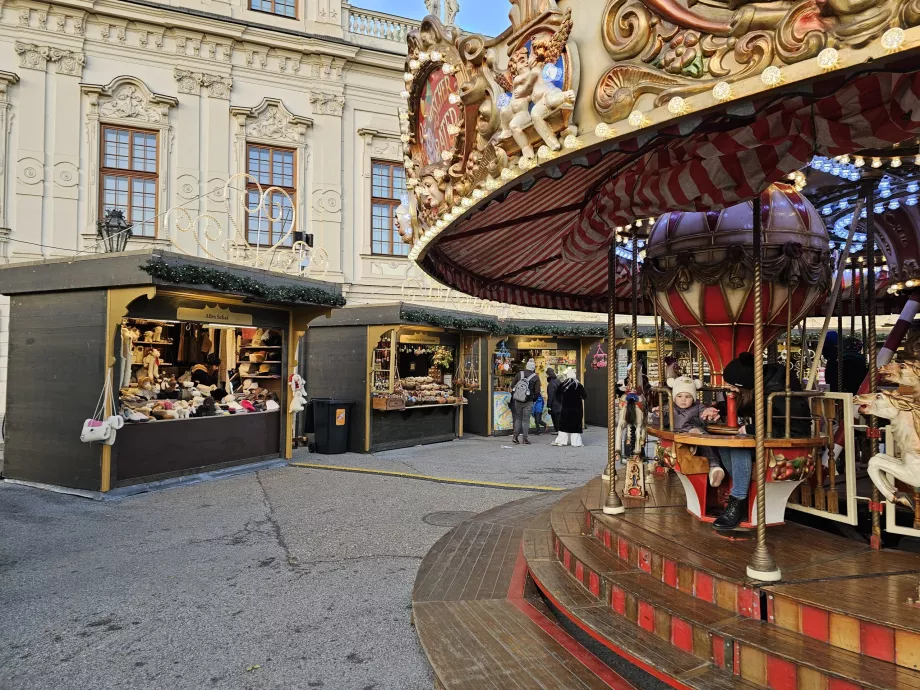 Mercados frente al Oberes Belvedere
