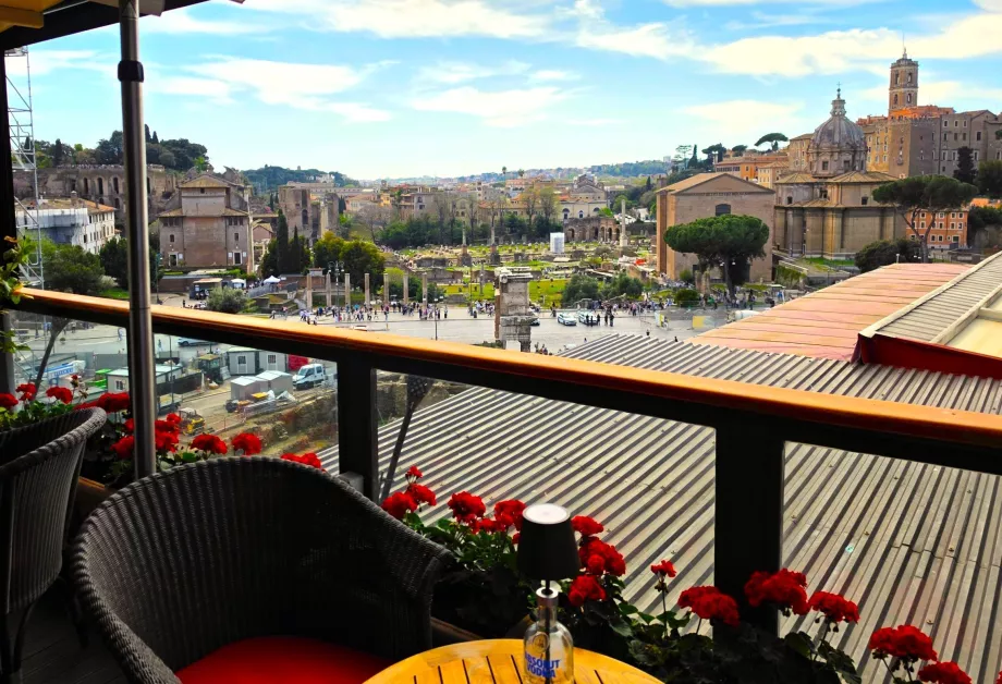 Vista del Foro Romano desde el restaurante del hotel