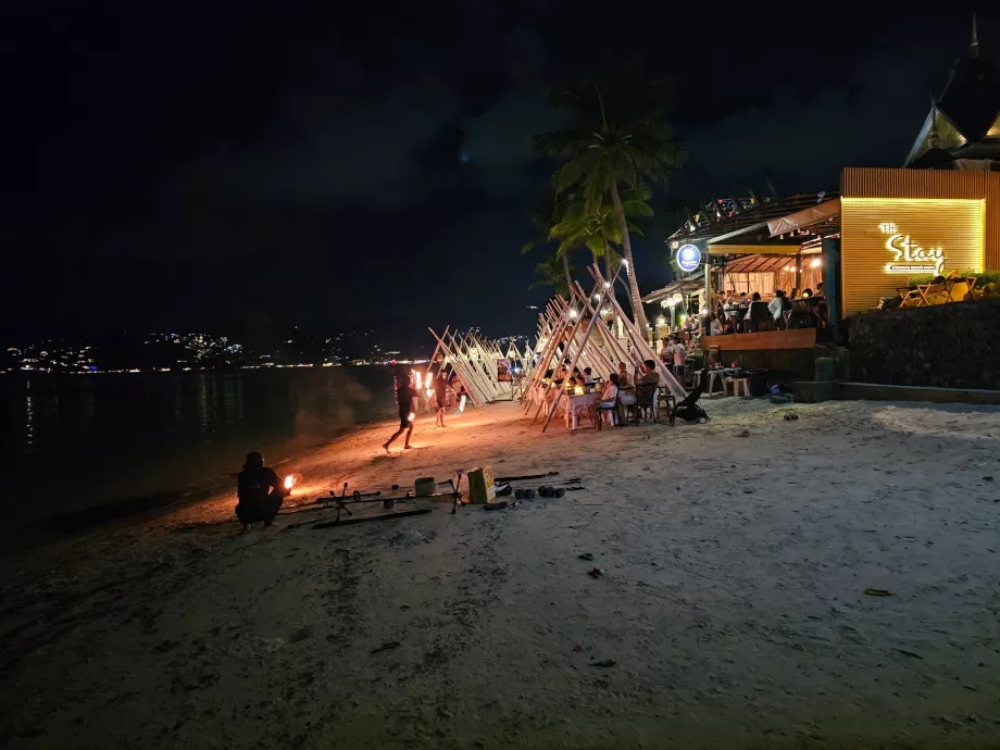 Espectáculo de fuego en la playa de Chaweng