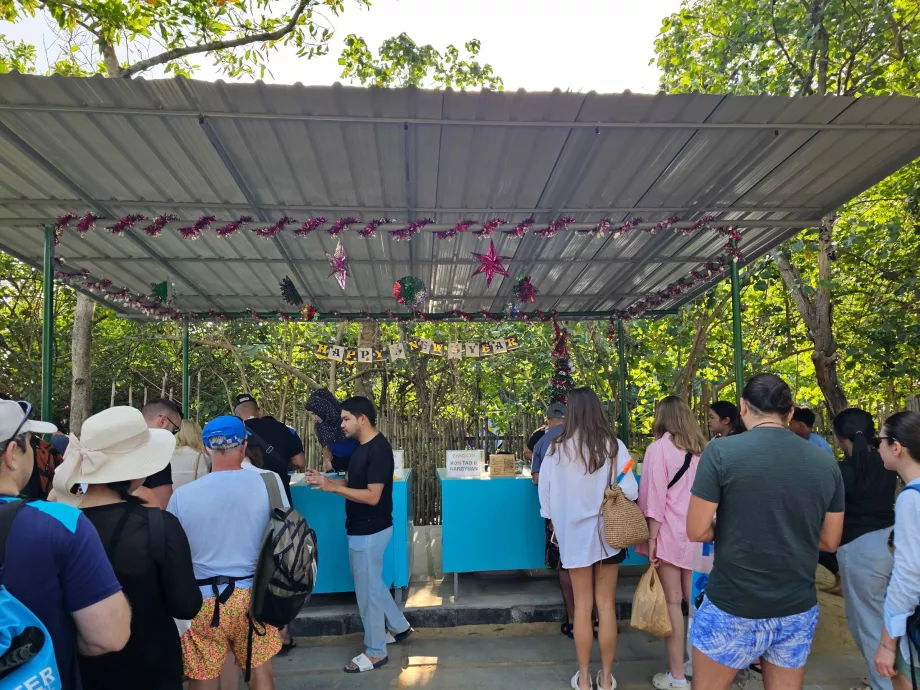Facturación antes de la salida en el muelle (y pago de la entrada al parque nacional)