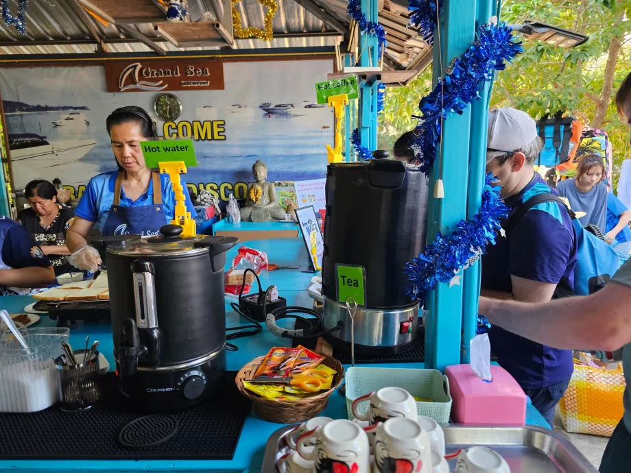 Desayuno ligero gratuito antes de la salida