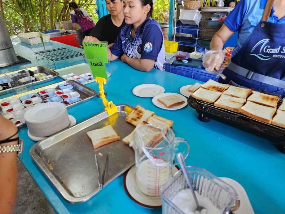Desayuno ligero gratuito antes de la salida