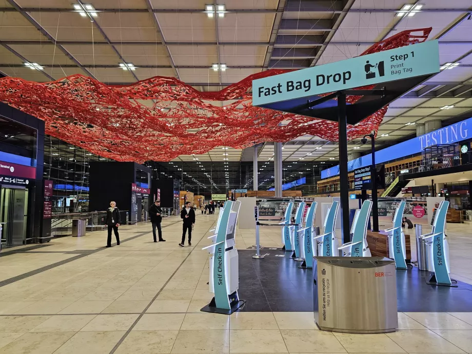 Hall de salidas, Terminal 1