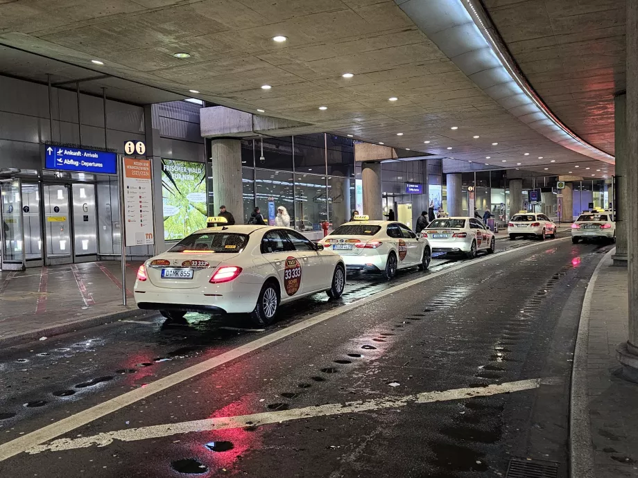 Taxi al aeropuerto DUS