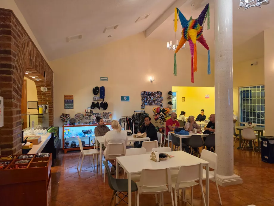 Recepción y comedor antes de la salida