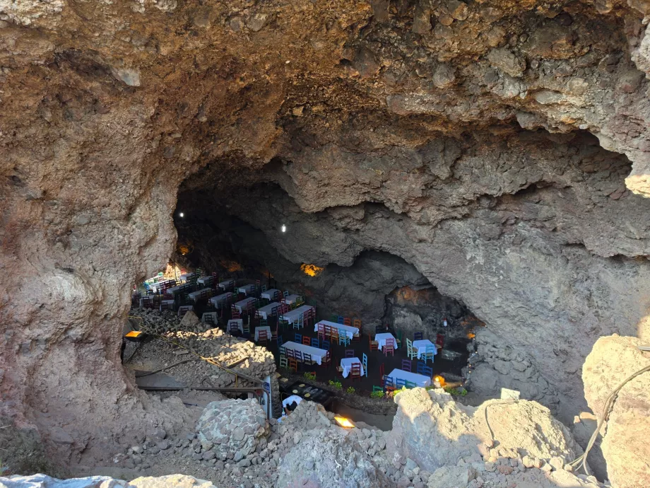 Primera vista del restaurante La Gruta