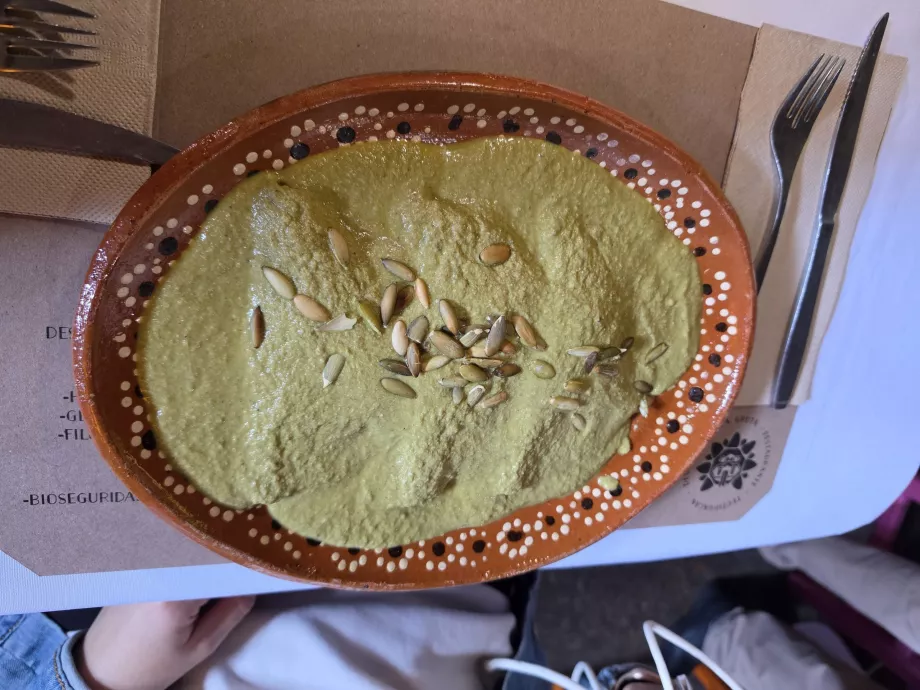 Enchilladas con guacamole