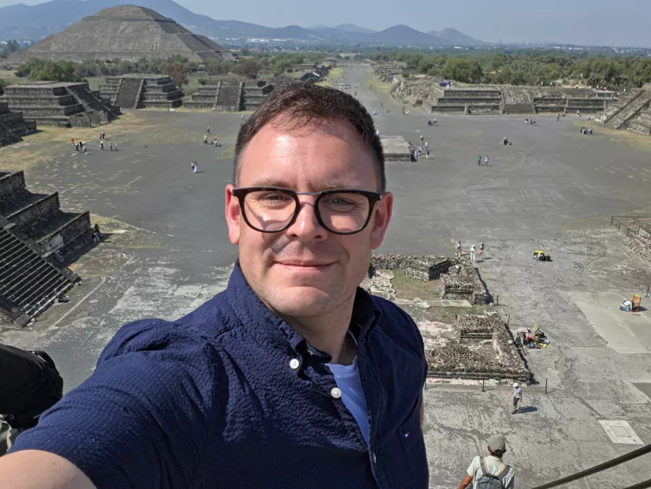 Yo en la Pirámide de la Luna