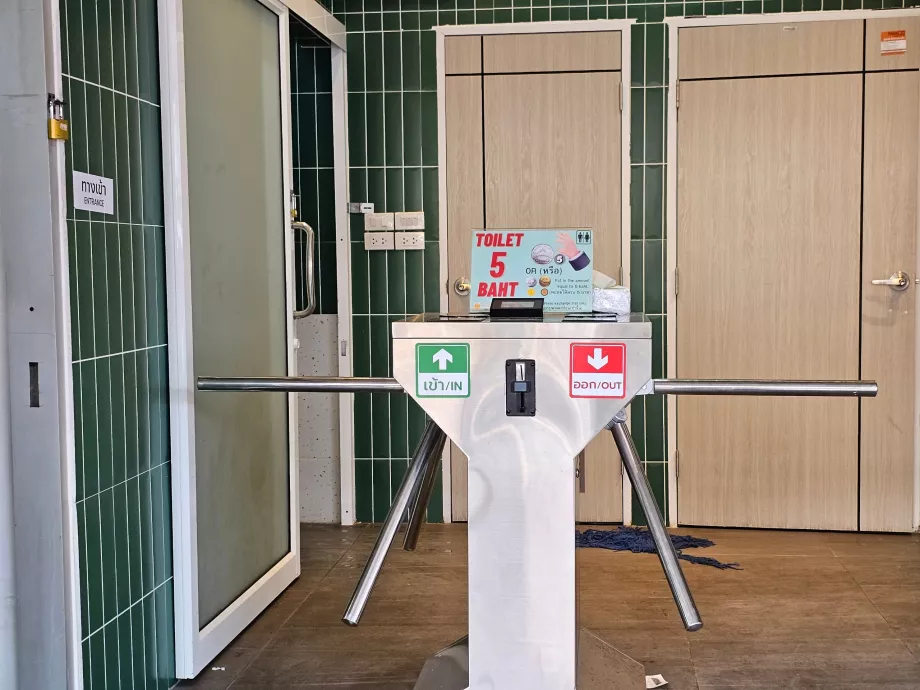 Mercado de Chatuchak, aseos públicos