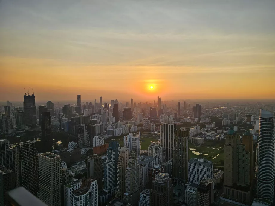 Puesta de sol desde Akara Sky Hanuman