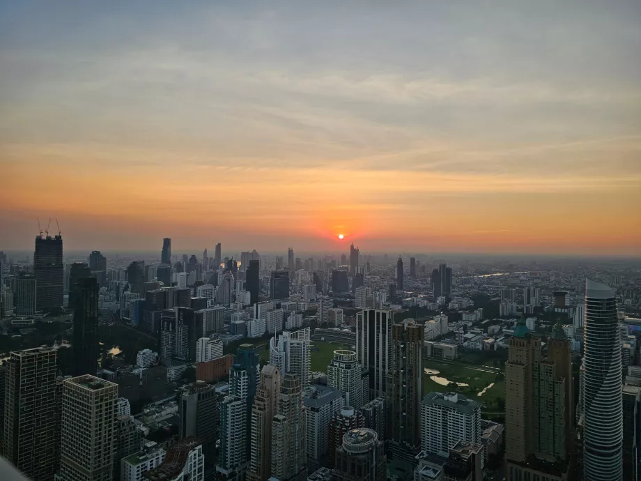 Puesta de sol desde Akara Sky Hanuman