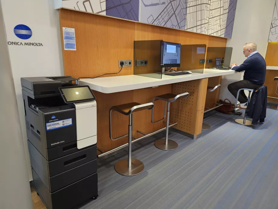 Un lugar para trabajar y una impresora