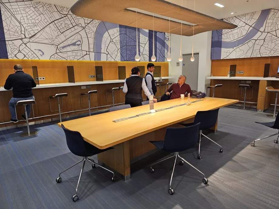 Puestos de trabajo y mesas