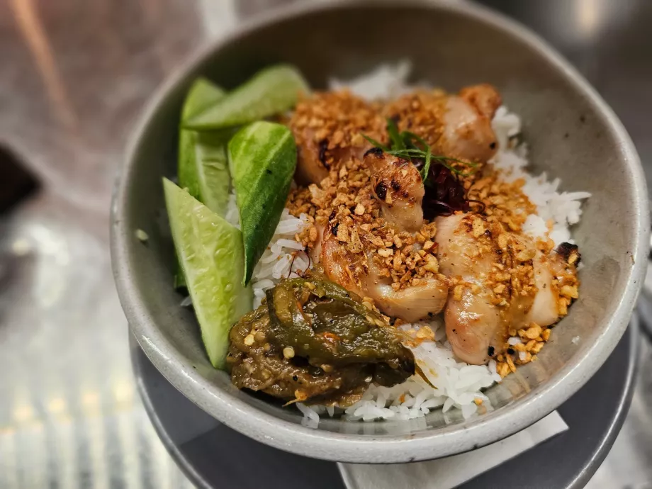 Aunglo - plato principal