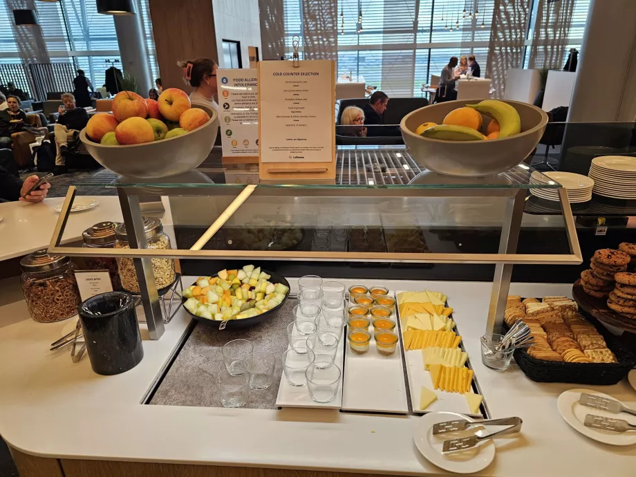 Dulces, fruta y queso