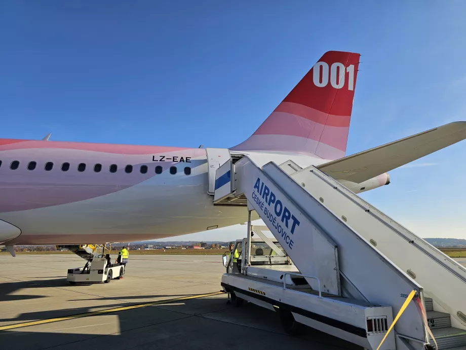 Embarque, Aeropuerto de České Budějovice