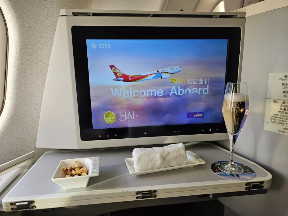 Bebida de bienvenida, toalla y biombo