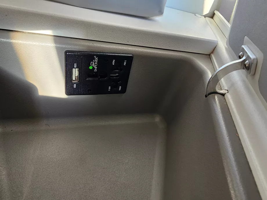 Enchufe y conector USB