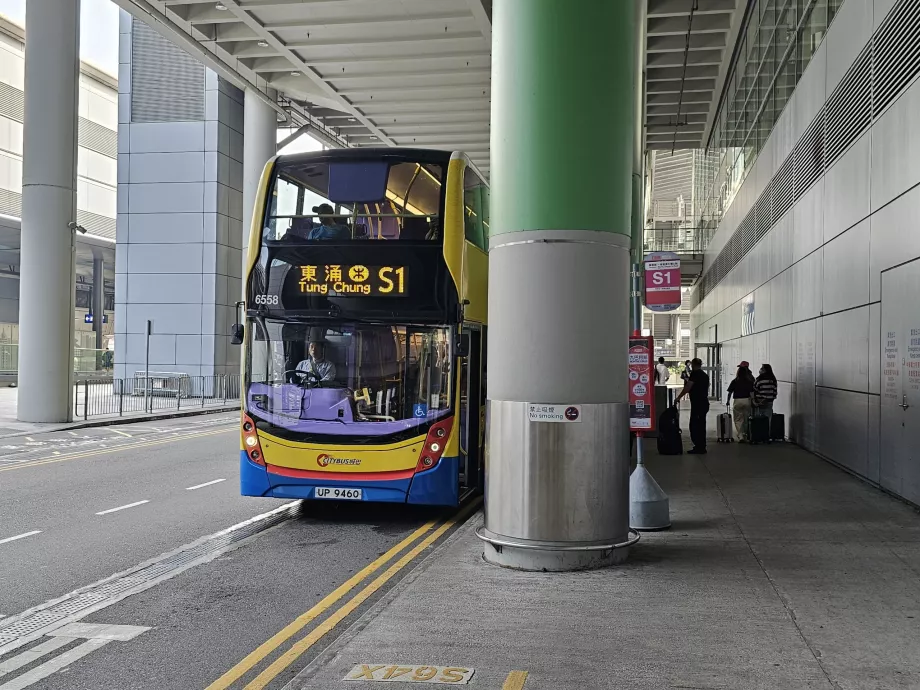 Parada de autobús S1 en el aeropuerto