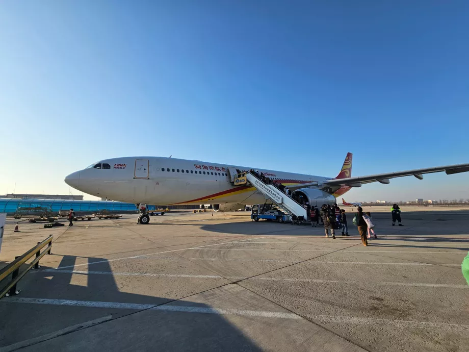 Nuestro avión en el aeropuerto de Pekín