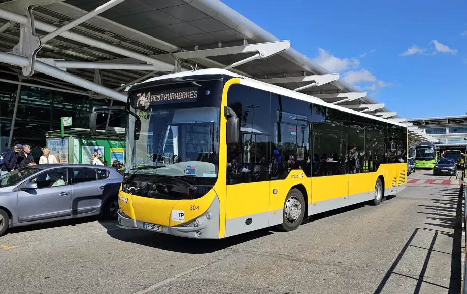 Autobús urbano al centro de Lisboa