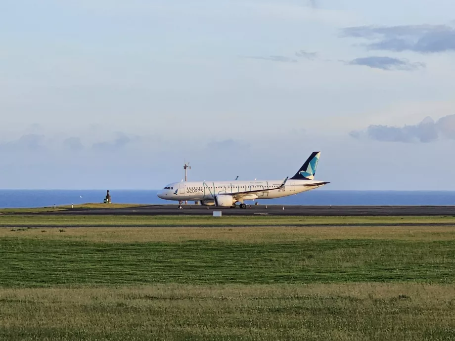 Azores Airlines, Airbus A320 con la inscripción "Natural".