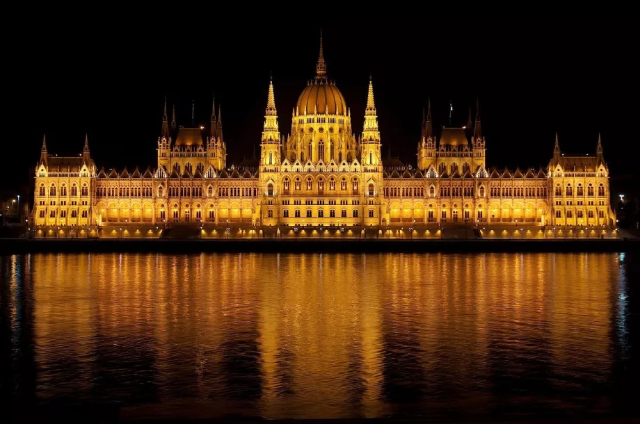 Parlamento nocturno