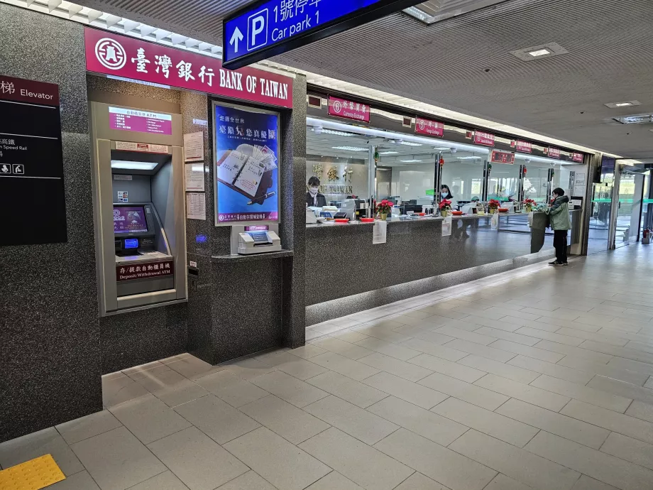 Cajeros automáticos y cambio de moneda, Aeropuerto TPE
