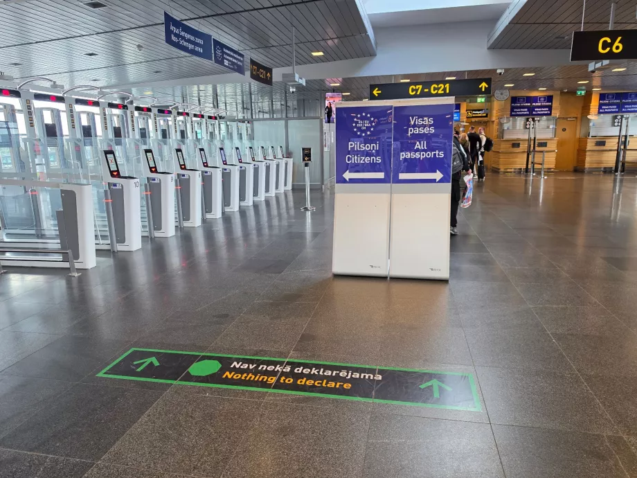 Control de pasaportes para vuelos fuera del Espacio Schengen