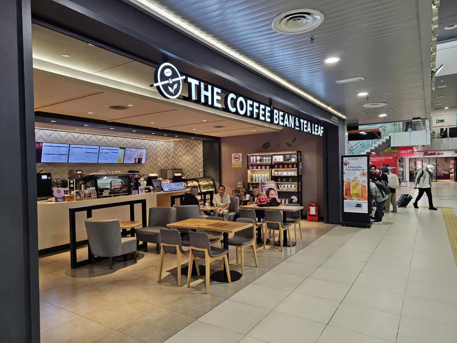 Cafetería en la zona pública