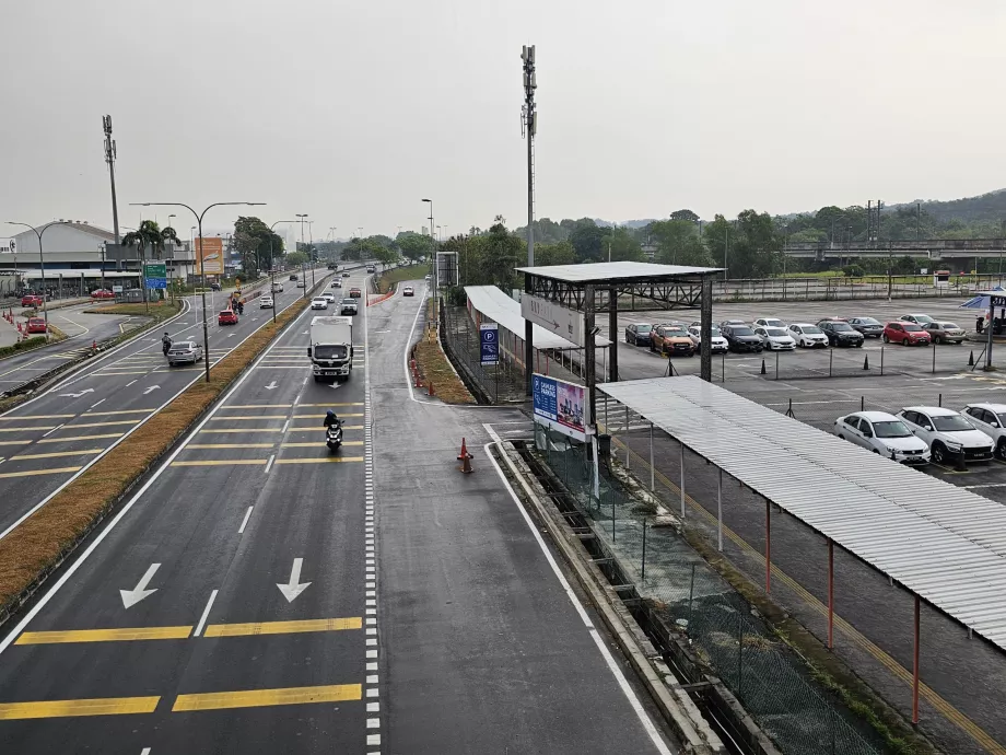 Parada de autobús en dirección a KL Sentral