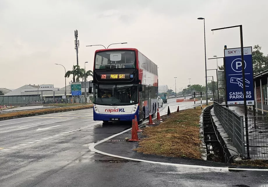 Línea 772 dirección KL Sentral