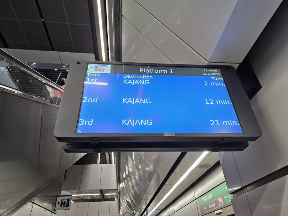 Paneles informativos en el metro