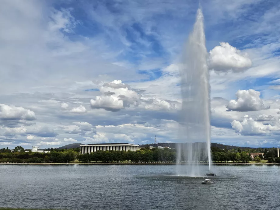 Fuente, Monumento al Capitán Cook