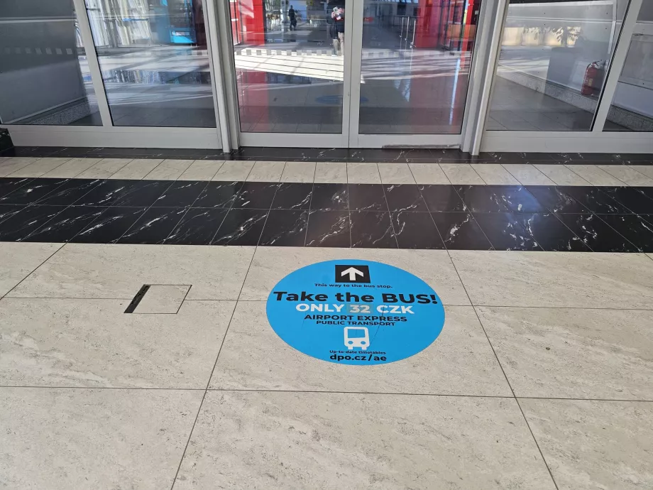 Dirección a la parada de autobús