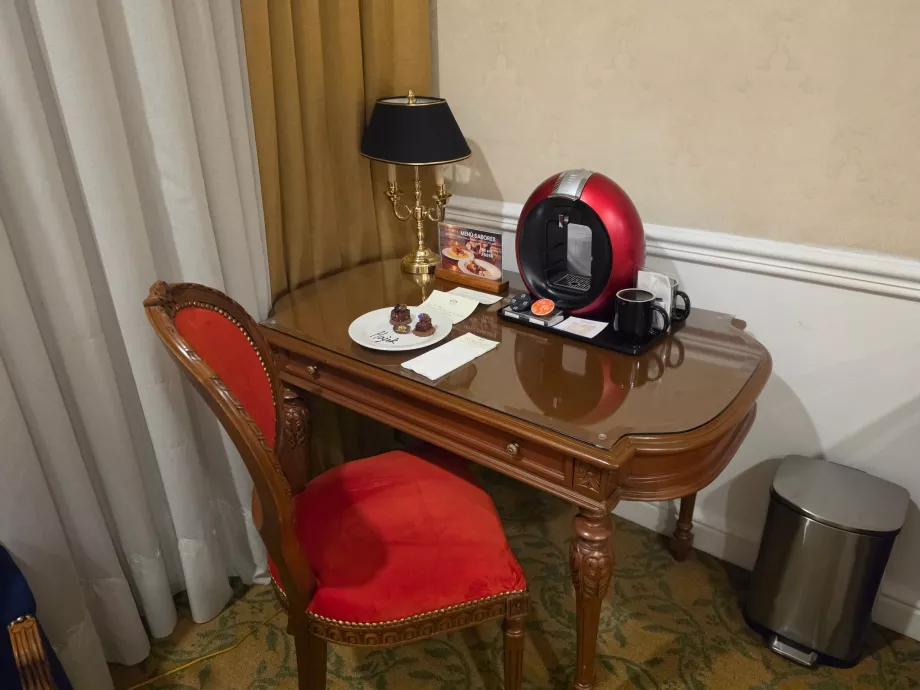 Cafetera en la habitación