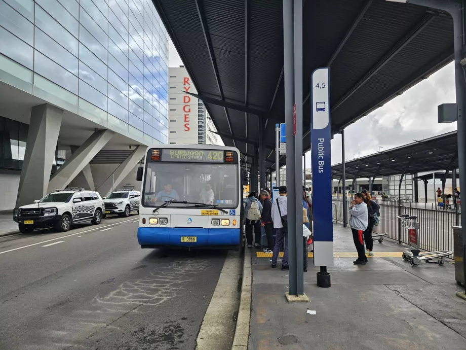 Autobús urbano, Terminal 1