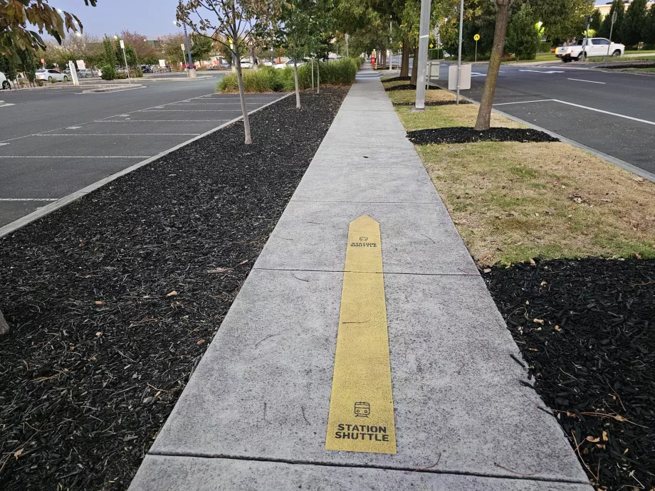 Pasarela hasta la parada de autobús