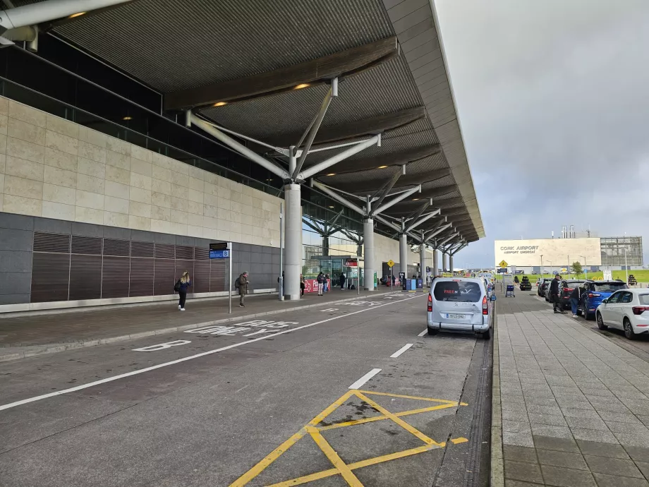Terminal del aeropuerto de Cork