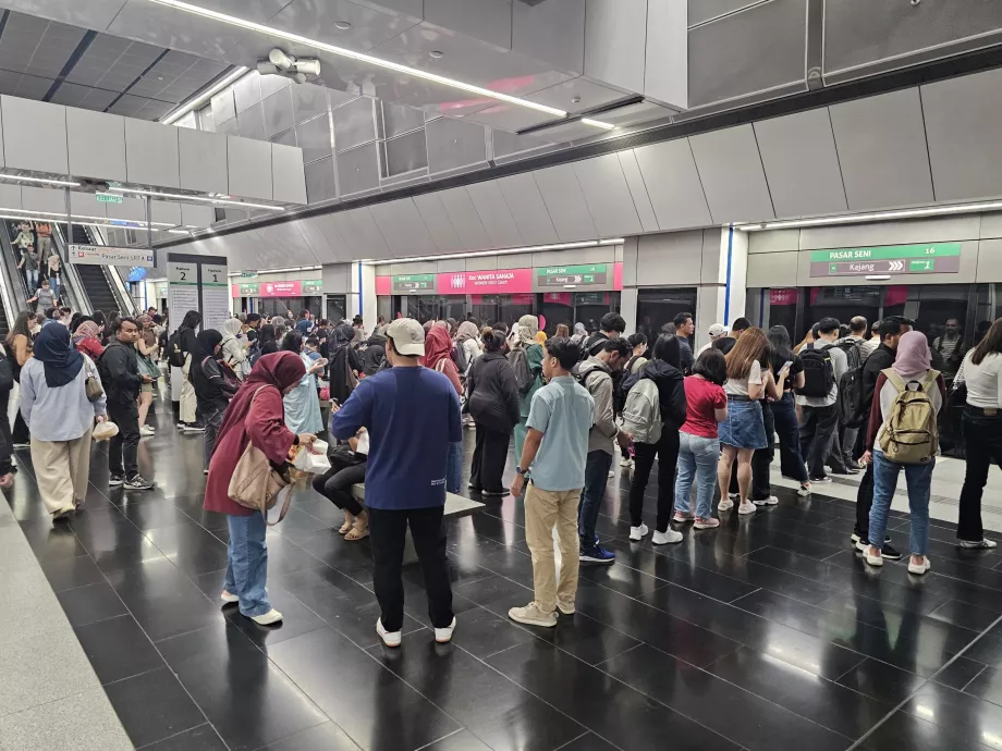 Metro en hora punta