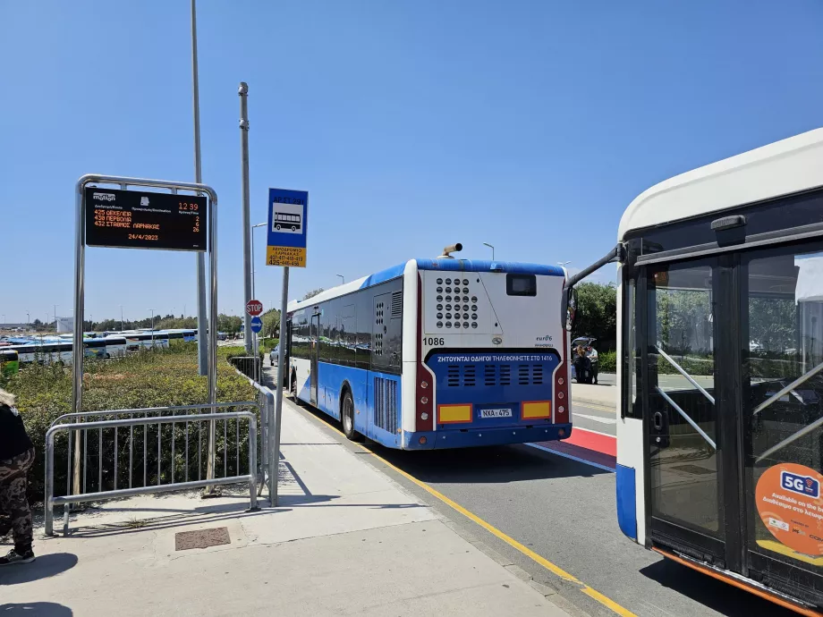 Parada de autobús de transporte público