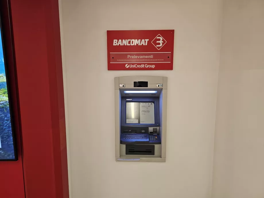Cajero automático UniCredit
