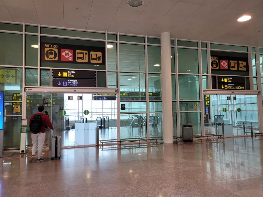 Cómo llegar al metro desde la Terminal 1