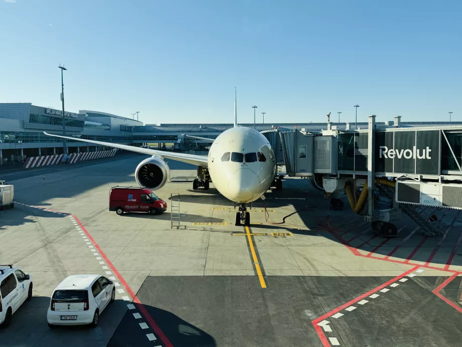 Boeing 787-9 matrícula A6-BNF