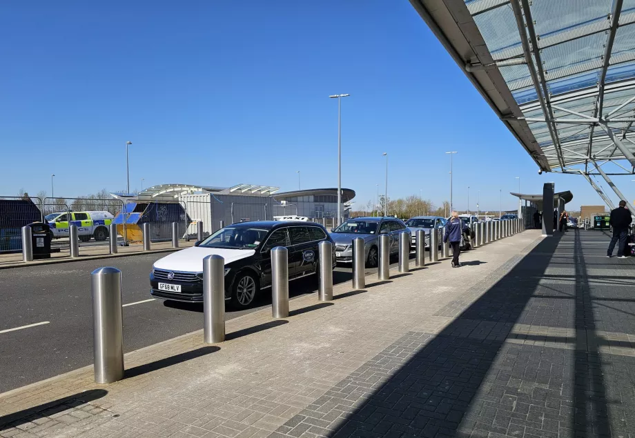 Taxi fuera del aeropuerto