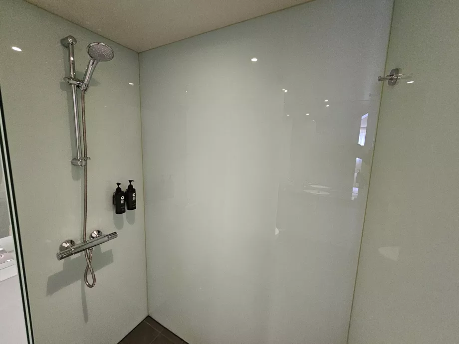 Ramada Encore, ducha
