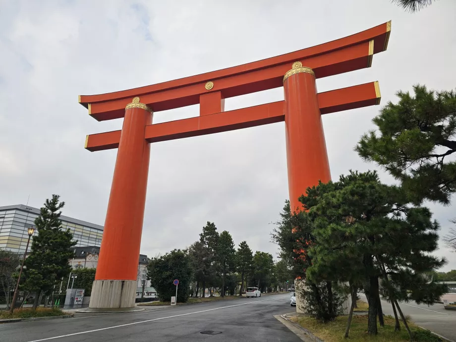 Puerta torii gigante